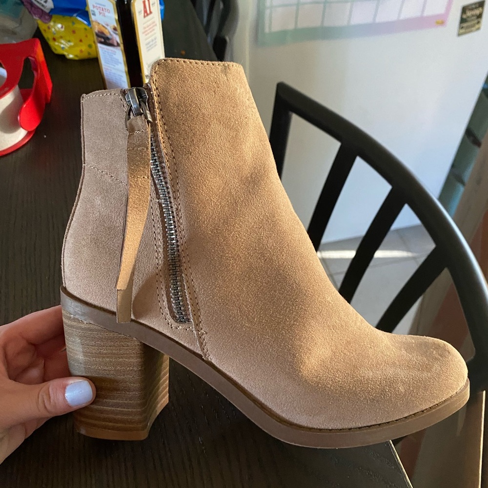 Karina Light brown heeled boots (pair) size 6